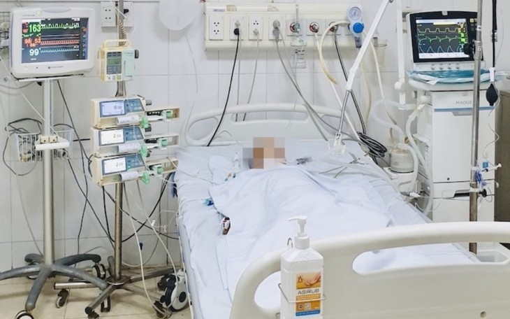 Diễn biến mới nhất vụ 2 trẻ nguy kịch sau ăn bim bim, mì cay