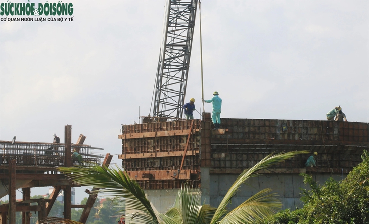 Cận cảnh thi công cây cầu nghìn tỷ bắc qua sông Nhật Lệ- Ảnh 8.