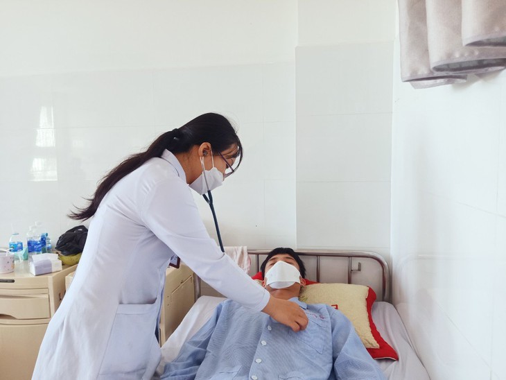 Nguyên nhân khiến nhiều nhân viên y tế tuyến cơ sở tại TPHCM chưa nhận được tiền phụ cấp ưu đãi nghề suốt 2 năm- Ảnh 1. Nguyên nhân khiến nhiều nhân viên y tế tuyến cơ sở tại TPHCM chưa nhận được tiền phụ cấp ưu đãi nghề suốt 2 năm- Ảnh 1.
