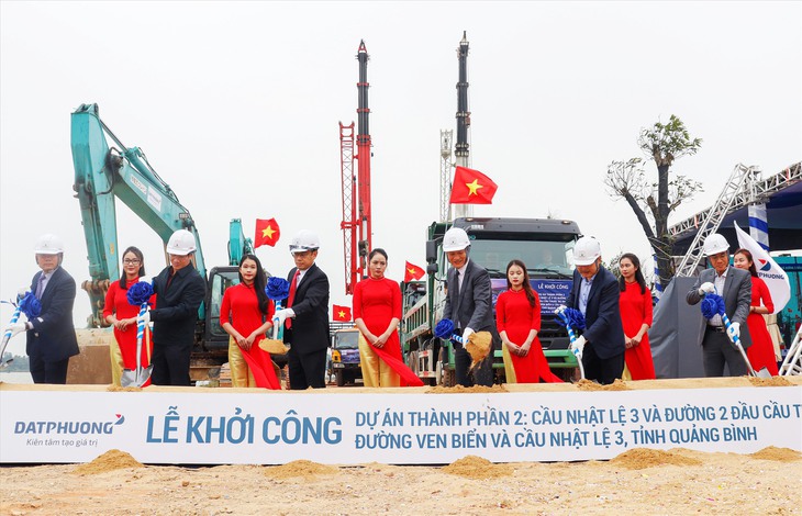 Cận cảnh thi công cây cầu nghìn tỷ bắc qua sông Nhật Lệ- Ảnh 2.