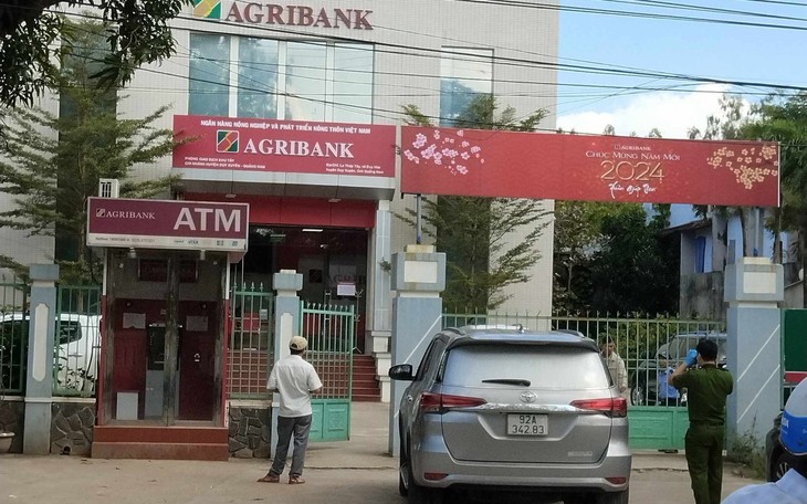 Truy bắt 2 đối tượng cướp ngân hàng ở Quảng Nam