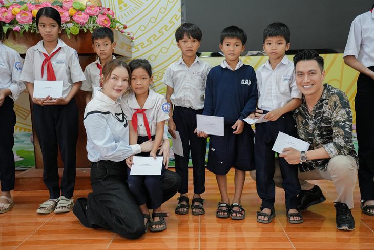 Cặp đôi 'Gió nghịch mùa' Lý Nhã Kỳ - Việt Anh tái ngộ sau nhiều năm- Ảnh 5.