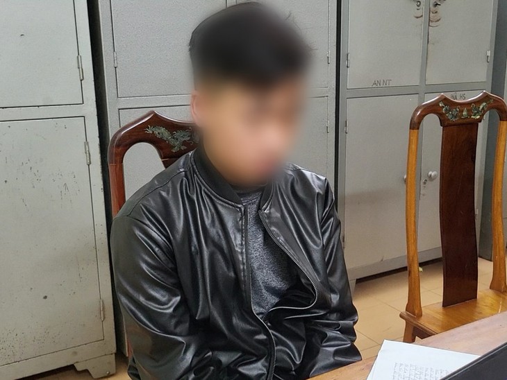 Khởi tố nam sinh "thông chốt", đâm CSGT nhập viện- Ảnh 1. Khởi tố nam sinh "thông chốt", đâm CSGT nhập viện- Ảnh 1.