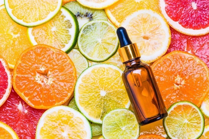 Cách dùng serum vitamin C trẻ hóa làn da- Ảnh 1. Cách dùng serum vitamin C trẻ hóa làn da- Ảnh 1.