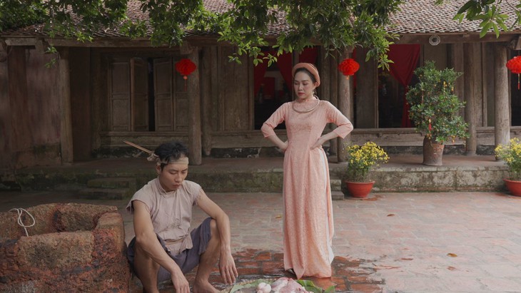 NSND Minh Hằng thích thú vai vợ cả của NSND Quốc Anh trong phim Tết 'Mâm cỗ tất niên'- Ảnh 3. NSND Minh Hằng thích thú vai vợ cả của NSND Quốc Anh trong phim Tết 'Mâm cỗ tất niên'- Ảnh 3.