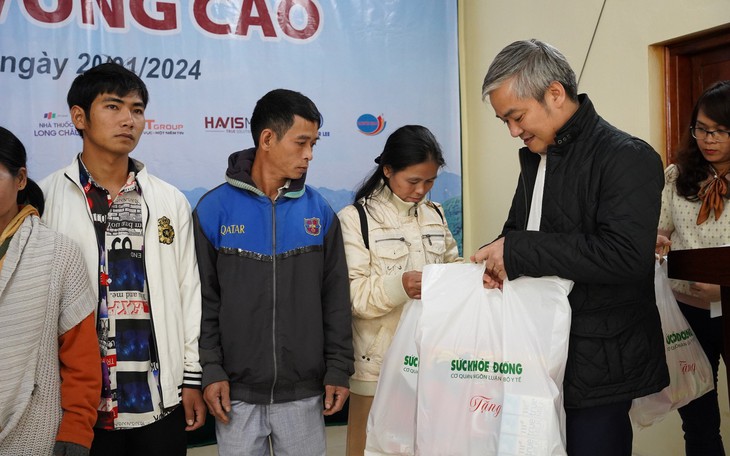 ‘Tết ấm vùng cao’ của Báo Sức khỏe & Đời sống mang yêu thương đến 1000 hộ dân huyện vùng cao Nậm Nhùn