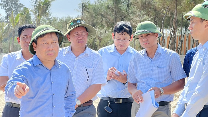 Bãi biển đẹp nhất nhì Đồng Hới bị xâm thực bất thường, cơ quan chức năng rốt ráo tìm phương án xử lý- Ảnh 5.