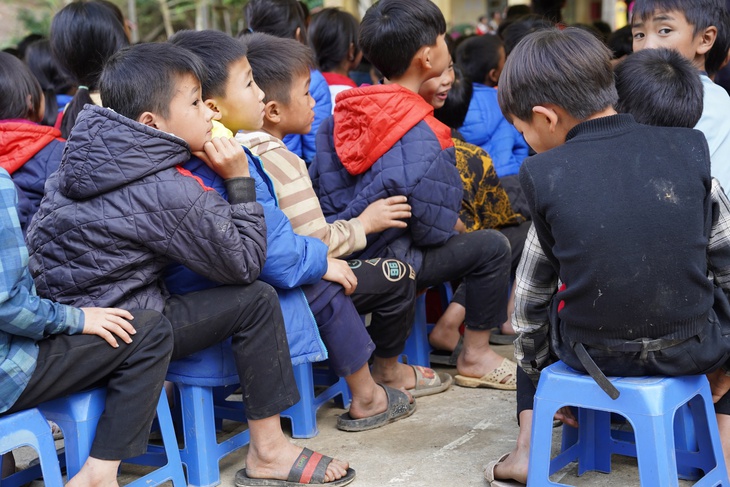 Học sinh dân tộc ở Nậm Nhùn đón Xuân sớm với 'Tết ấm vùng cao'- Ảnh 5. Học sinh dân tộc ở Nậm Nhùn đón Xuân sớm với 'Tết ấm vùng cao'- Ảnh 5.