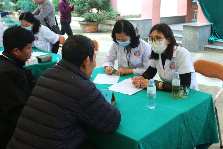 Người dân huyện Nậm Nhùn, Lai Châu phấn khởi vì được tặng quà, thăm khám sức khỏe miễn phí- Ảnh 11. Người dân huyện Nậm Nhùn, Lai Châu phấn khởi vì được tặng quà, thăm khám sức khỏe miễn phí- Ảnh 11.