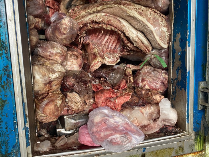 Chặn hàng hoá không rõ nguồn gốc, thực phẩm bẩn tuồn ra thị trường dịp Tết- Ảnh 4.