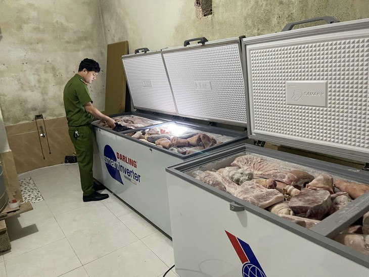 Chặn hàng hoá không rõ nguồn gốc, thực phẩm bẩn tuồn ra thị trường dịp Tết- Ảnh 2.