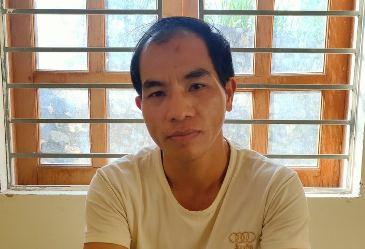 Giết người rồi thay tên đổi họ trốn truy nã suốt 14 năm
- Ảnh 1. Giết người rồi thay tên đổi họ trốn truy nã suốt 14 năm
- Ảnh 1.