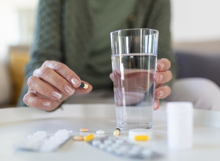 Uống hormone tuyến giáp levothyroxine có gây sạm da không?- Ảnh 1. Uống hormone tuyến giáp levothyroxine có gây sạm da không?- Ảnh 1.