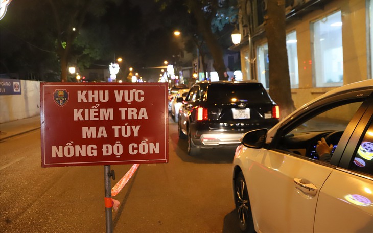 Giật mình số "ma men" bị xử lý trong cao điểm kiểm tra nồng độ cồn