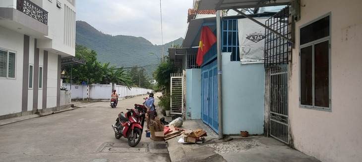 'Tết ấm' nhờ nghề mua đồng nát dịp cuối năm- Ảnh 2. 'Tết ấm' nhờ nghề mua đồng nát dịp cuối năm- Ảnh 2.