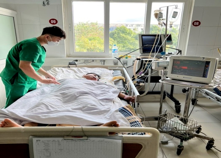 Cứu sống bệnh nhân ngộ độc nặng sau khi ăn ốc bùn bóng- Ảnh 1. Cứu sống bệnh nhân ngộ độc nặng sau khi ăn ốc bùn bóng- Ảnh 1.