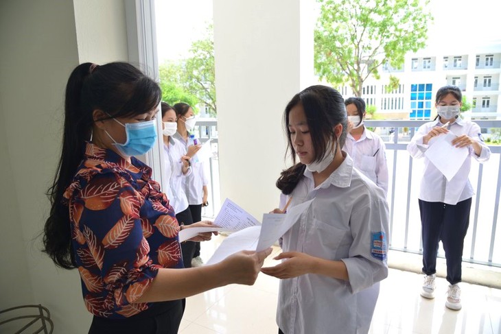 Nhiều trường hot tuyển thẳng vào lớp 10 bằng IELTS năm 2024- Ảnh 1. Nhiều trường hot tuyển thẳng vào lớp 10 bằng IELTS năm 2024- Ảnh 1.