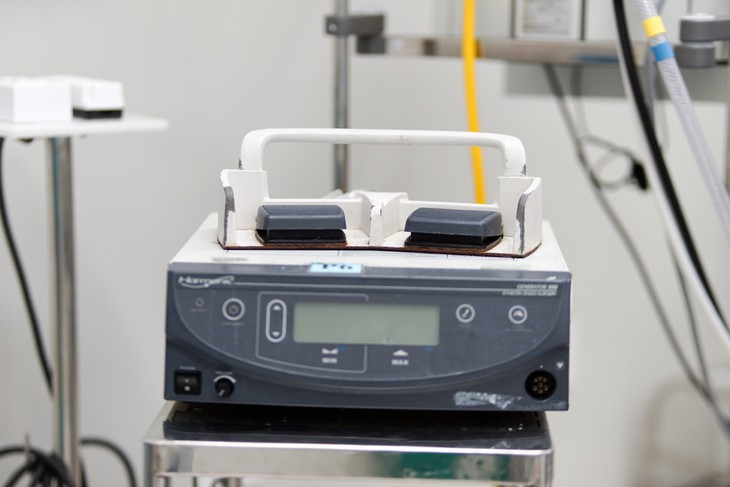 Tiên phong ứng dụng thế hệ dao Ultrasonic surgical scalpel trong phẫu thuật nâng ngực- Ảnh 3.
