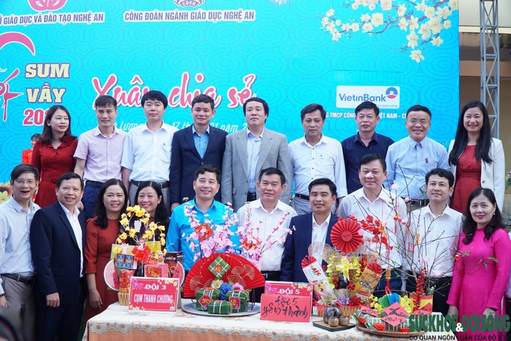 Nỗi buồn của những 'người lái đò': Nhiều giáo viên không có thưởng Tết- Ảnh 3. Nỗi buồn của những 'người lái đò': Nhiều giáo viên không có thưởng Tết- Ảnh 3.