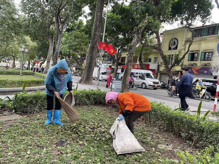 Nhọc nhằn mưu sinh trong giá rét- Ảnh 1.