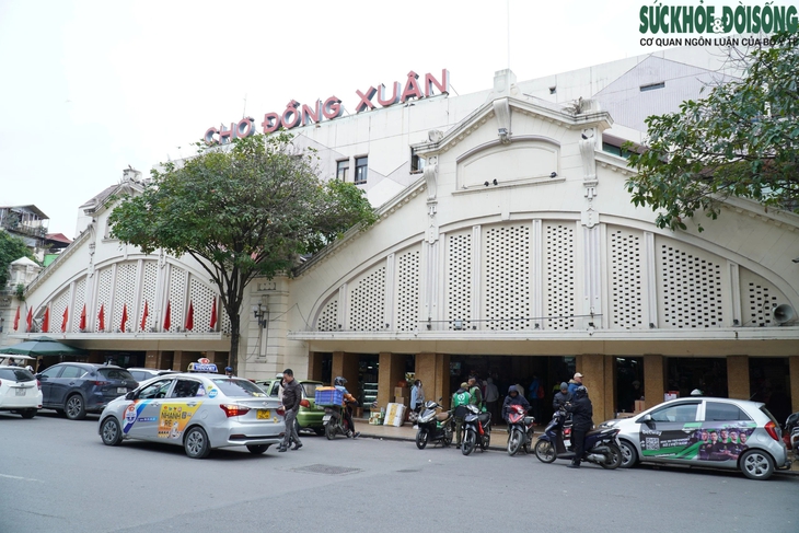 Loạt chợ truyền thống từng là 'kinh đô sắm Tết' giờ ra sao?- Ảnh 1.