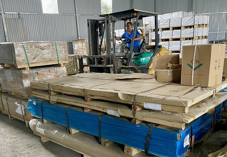 Xuất nhập khẩu sụt giảm, thưởng Tết ở nhiều doanh nghiệp vẫn cao- Ảnh 3. Xuất nhập khẩu sụt giảm, thưởng Tết ở nhiều doanh nghiệp vẫn cao- Ảnh 3.