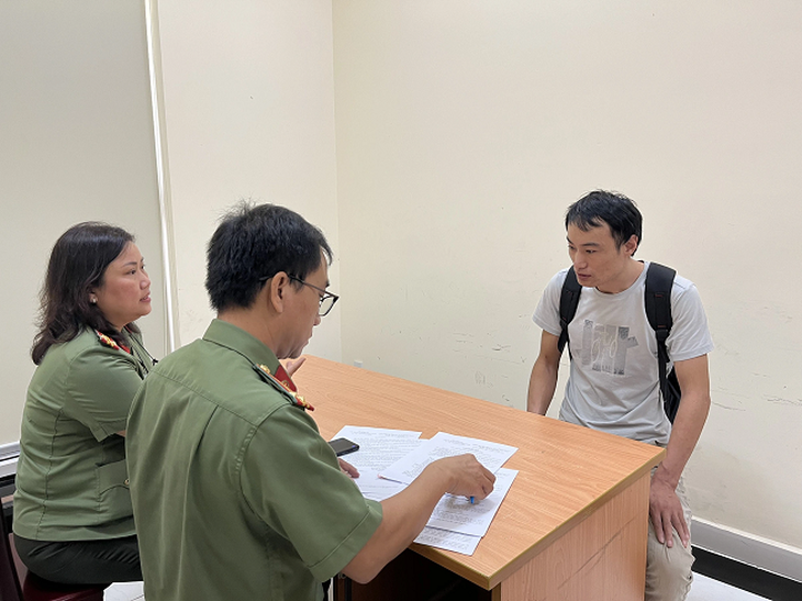 Bắt người đàn ông bị Trung Quốc truy nã- Ảnh 1.