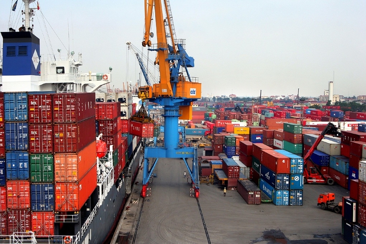 Xuất nhập khẩu sụt giảm, thưởng Tết ở nhiều doanh nghiệp vẫn cao- Ảnh 1. Xuất nhập khẩu sụt giảm, thưởng Tết ở nhiều doanh nghiệp vẫn cao- Ảnh 1.
