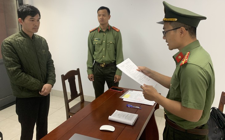 Bắt thêm 2 đối tượng đường dây tuyển lao động sang Dubai làm "việc nhẹ lương cao"