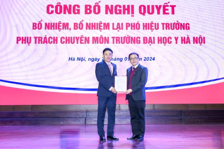Lễ công bố Nghị quyết bổ nhiệm, bổ nhiệm lại Phó Hiệu trưởng Trường Đại học Y Hà Nội- Ảnh 2.