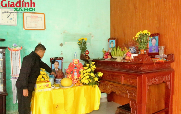 Nỗi đau tột cùng của nữ sinh lớp 11 cùng em gái có bố qua đời vì mắc ung thư, 2 mẹ tử vong do bệnh và tai nạn- Ảnh 2. Nỗi đau tột cùng của nữ sinh lớp 11 cùng em gái có bố qua đời vì mắc ung thư, 2 mẹ tử vong do bệnh và tai nạn- Ảnh 2.