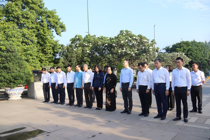 Đoàn công tác của Bộ Y tế chúc Tết cựu cán bộ, công chức ngành y tại TPHCM- Ảnh 4. Đoàn công tác của Bộ Y tế chúc Tết cựu cán bộ, công chức ngành y tại TPHCM- Ảnh 4.