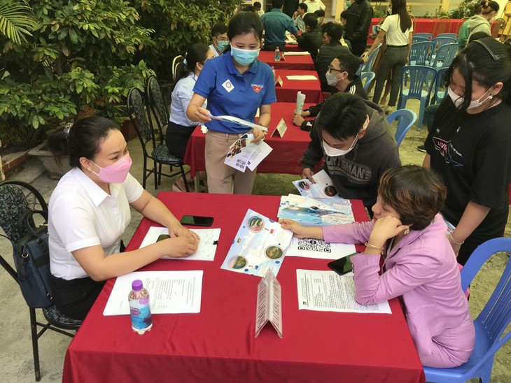 Công việc nào đang ‘khát’ lao động đầu năm 2024 ở Khánh Hòa?- Ảnh 2. Công việc nào đang ‘khát’ lao động đầu năm 2024 ở Khánh Hòa?- Ảnh 2.