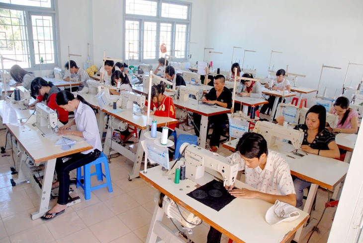 Người bị thu hồi đất sẽ được nhà nước chuyển đổi nghề, lo công ăn việc làm ra sao?- Ảnh 4. Người bị thu hồi đất sẽ được nhà nước chuyển đổi nghề, lo công ăn việc làm ra sao?- Ảnh 4.
