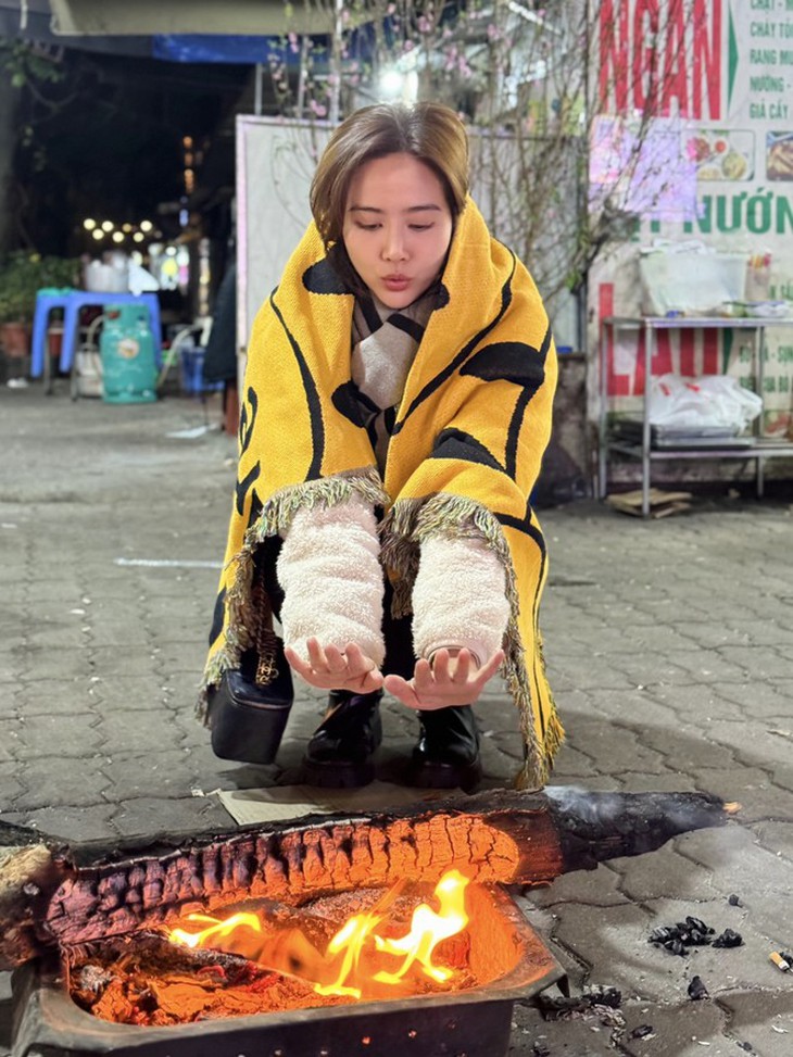 Khoảnh khắc 'đóng băng' của Huyền Lizzie trong những ngày quay cuối 'Chúng ta của 8 năm sau'- Ảnh 2. Khoảnh khắc 'đóng băng' của Huyền Lizzie trong những ngày quay cuối 'Chúng ta của 8 năm sau'- Ảnh 2.