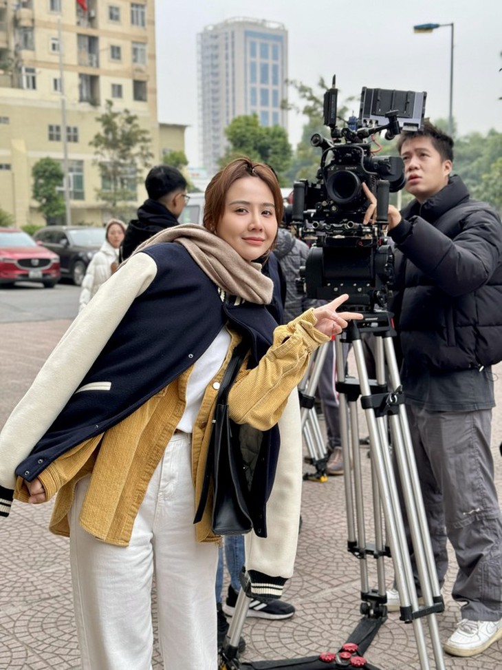 Khoảnh khắc 'đóng băng' của Huyền Lizzie trong những ngày quay cuối 'Chúng ta của 8 năm sau'- Ảnh 5. Khoảnh khắc 'đóng băng' của Huyền Lizzie trong những ngày quay cuối 'Chúng ta của 8 năm sau'- Ảnh 5.