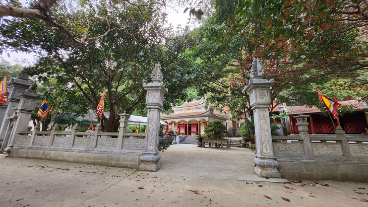 Chuyện kỳ bí ở 2 ngôi đền linh thiêng bậc nhất xứ Thanh- Ảnh 1.