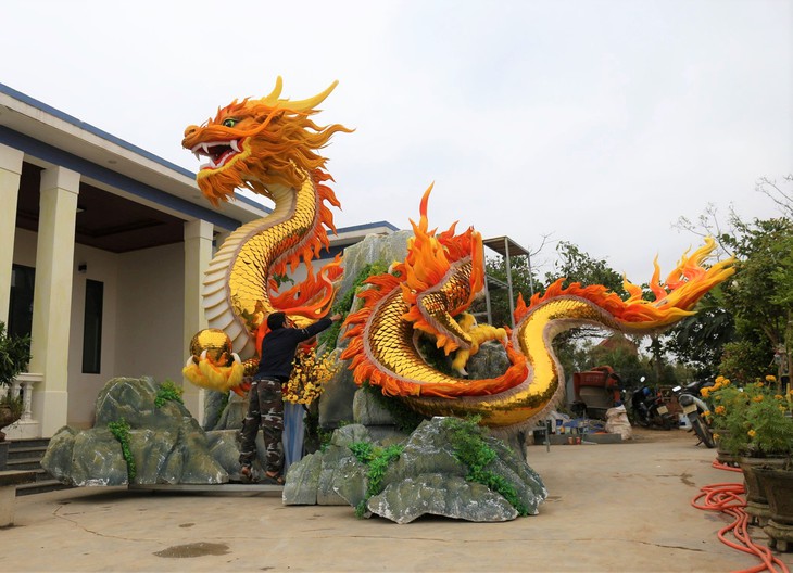 Cha đẻ của 'hoa hậu mèo' trình làng mô hình rồng đẹp mắt- Ảnh 1.