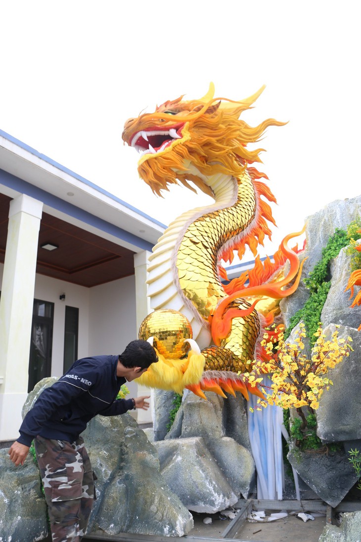 Cha đẻ của 'hoa hậu mèo' trình làng mô hình rồng đẹp mắt- Ảnh 3.