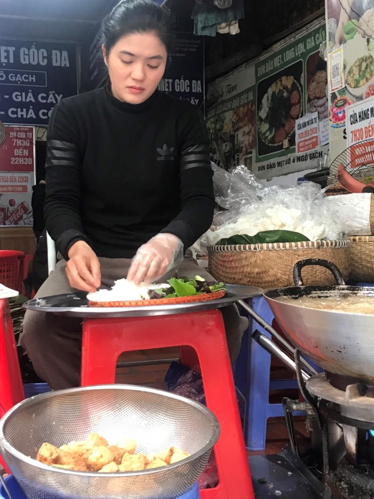 Bún đậu Gốc Đa Hà Nội - Món ngon dân dã ăn một lần nhớ mãi- Ảnh 2.