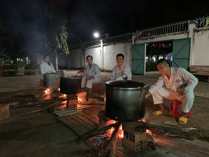 Tết ấm áp ở Bệnh viện điều trị HIV/AIDS lớn nhất Việt Nam- Ảnh 3.