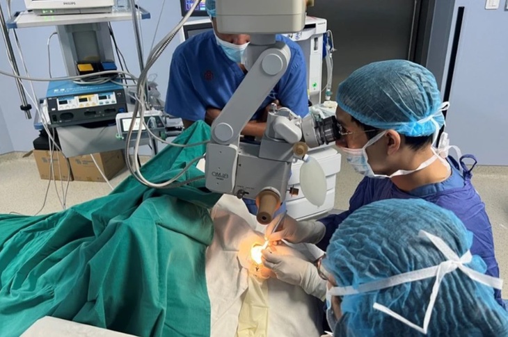 Một người qua đời hiến tạng, hai người được nhìn thấy ánh sáng- Ảnh 1.