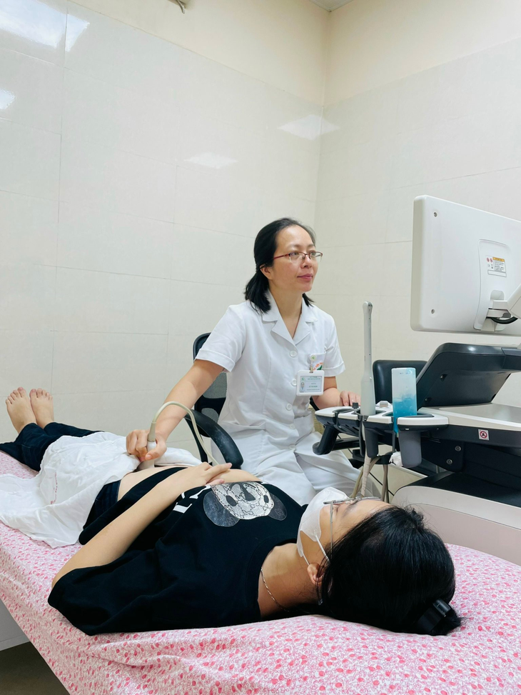 Chia sẻ về hành trình hơn 17 năm trong nghề của nữ bác sĩ sản khoa- Ảnh 1. Chia sẻ về hành trình hơn 17 năm trong nghề của nữ bác sĩ sản khoa- Ảnh 1.