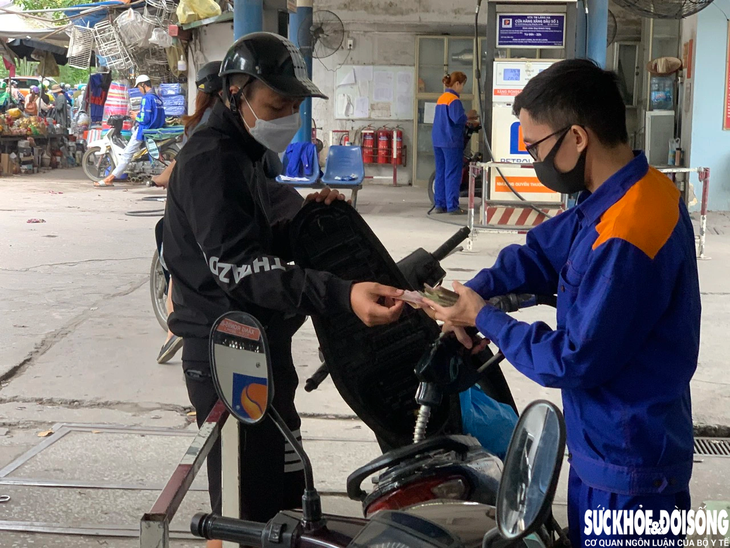 Viện Dầu khí Việt Nam dự báo giá xăng giảm nhẹ trong kỳ điều hành chiều nay- Ảnh 2. Viện Dầu khí Việt Nam dự báo giá xăng giảm nhẹ trong kỳ điều hành chiều nay- Ảnh 2.