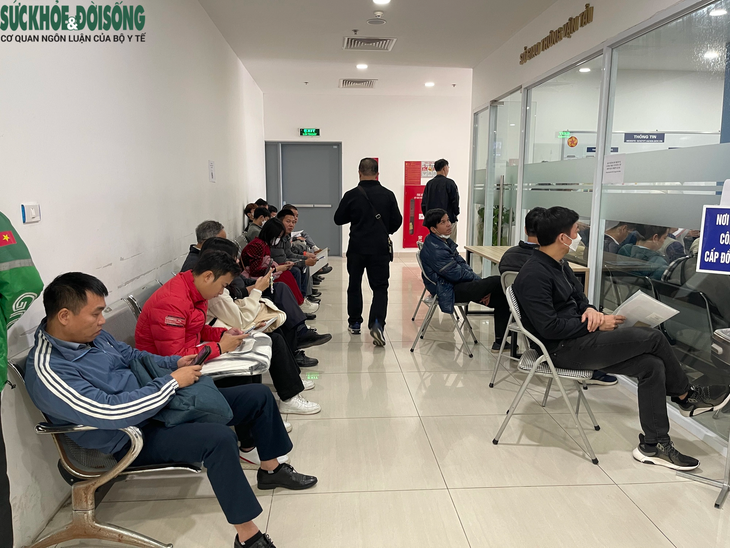 Những ngày đầu Hà Nội thực hiện số hoá 100% thủ tục hành chính - Ảnh 4.