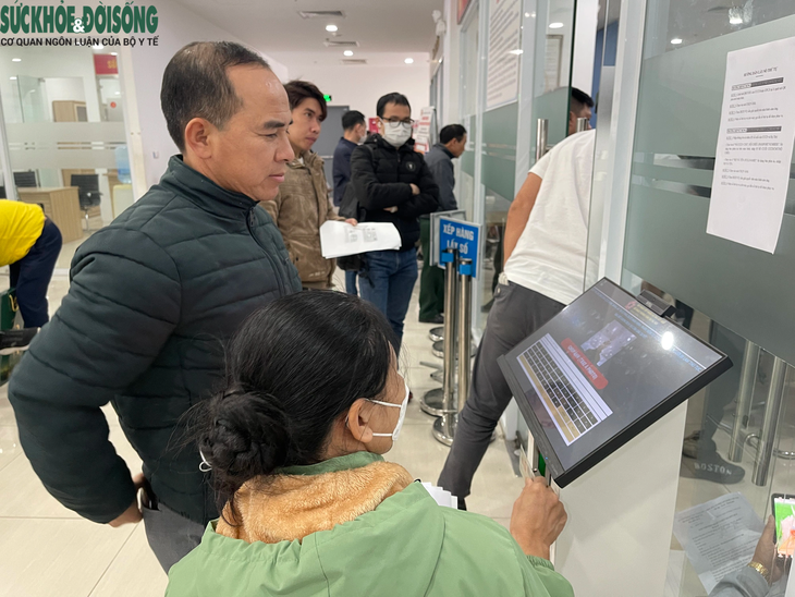 Những ngày đầu Hà Nội thực hiện số hoá 100% thủ tục hành chính - Ảnh 6.