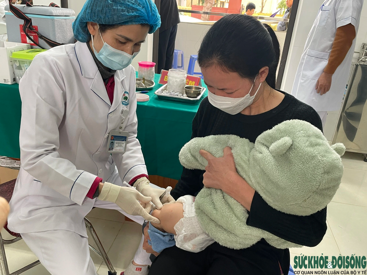 Vaccine đã được phân bổ: Các tỉnh, thành tổ chức tiêm chủng thường xuyên, tiêm bù cho trẻ- Ảnh 1.