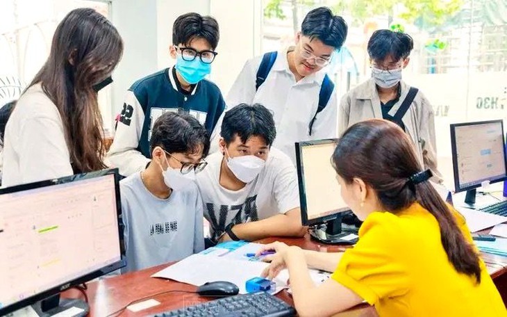 Bỏ phương thức xét tuyển đại học bằng điểm học bạ, chuyên gia nói gì?