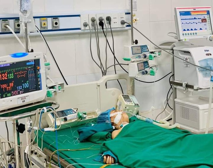 Cứu sống 3 chị em nguy kịch do ngộ độc thuốc chống trầm cảm- Ảnh 1. Cứu sống 3 chị em nguy kịch do ngộ độc thuốc chống trầm cảm- Ảnh 1.