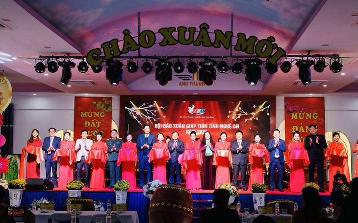Nghệ An: Khai mạc Hội báo xuân Giáp Thìn 2024
